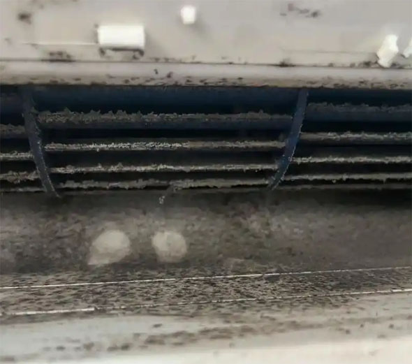 石家庄空调吹的风有股烧焦味是怎么回事